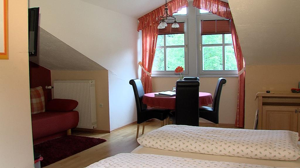 Landgasthof Zum Hirschenstein, Pension Garni 상트엥글마 외부 사진